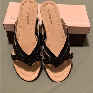 Bandolino b*flexible sandals black. 9.5 M